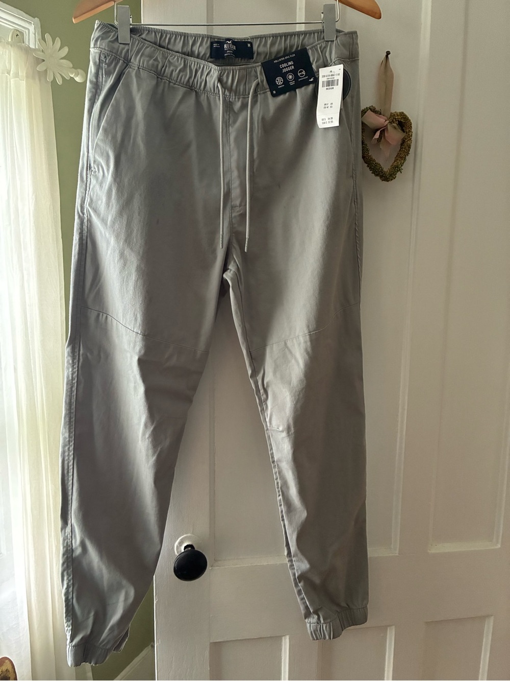 Hollister Men's Light Gray Jogger Sweatpants